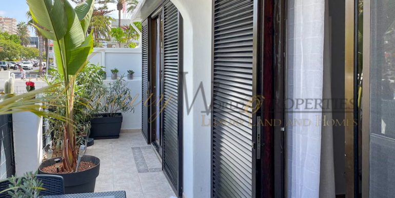 Parque Santiago 1 LWP4997 con logo apartment in Playa de las Americas-12